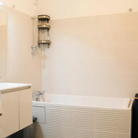 Appartement Beautiful 1-bedroom With Terrace *