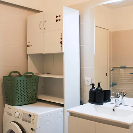 Beautiful 1-bedroom With Terrace *