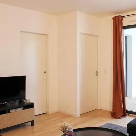 Beautiful 1-bedroom With Terrace